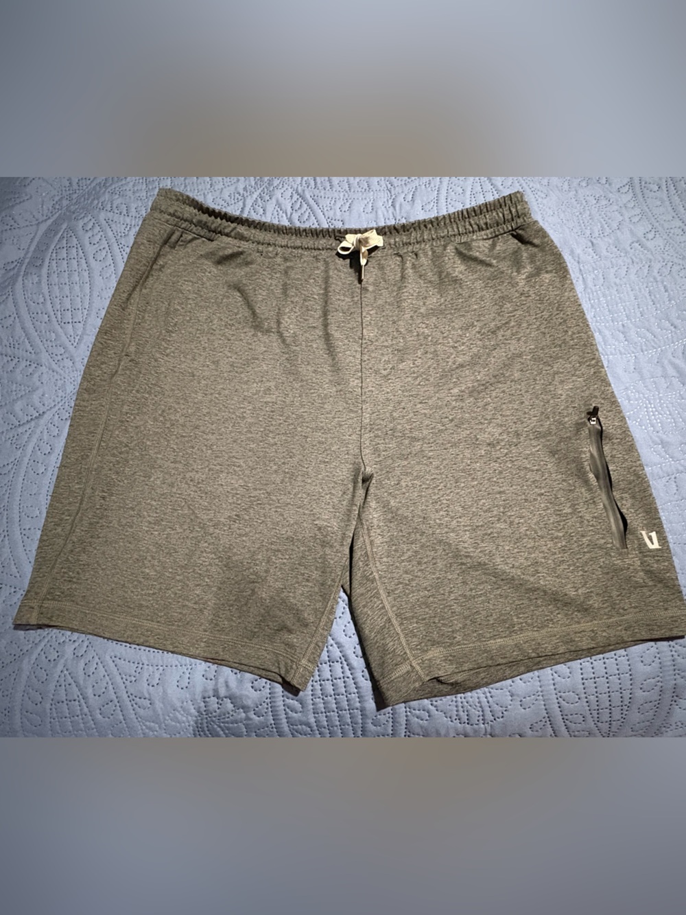 Vuori Men’s Sunday Shorts Gray size 2xl with Defect